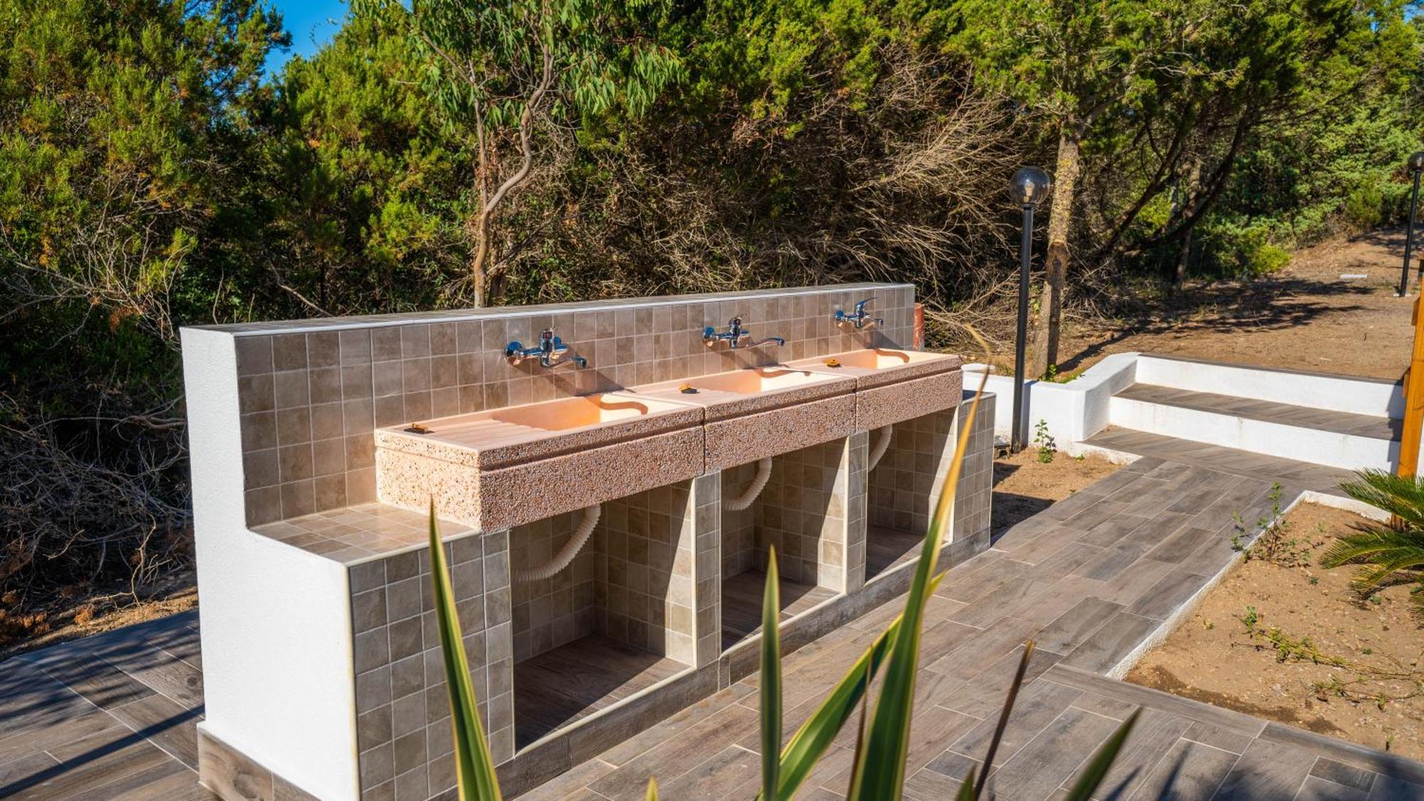 Happy Camp Mobile Homes In Camping Village Baia Paradiso Badesi Exterior photo